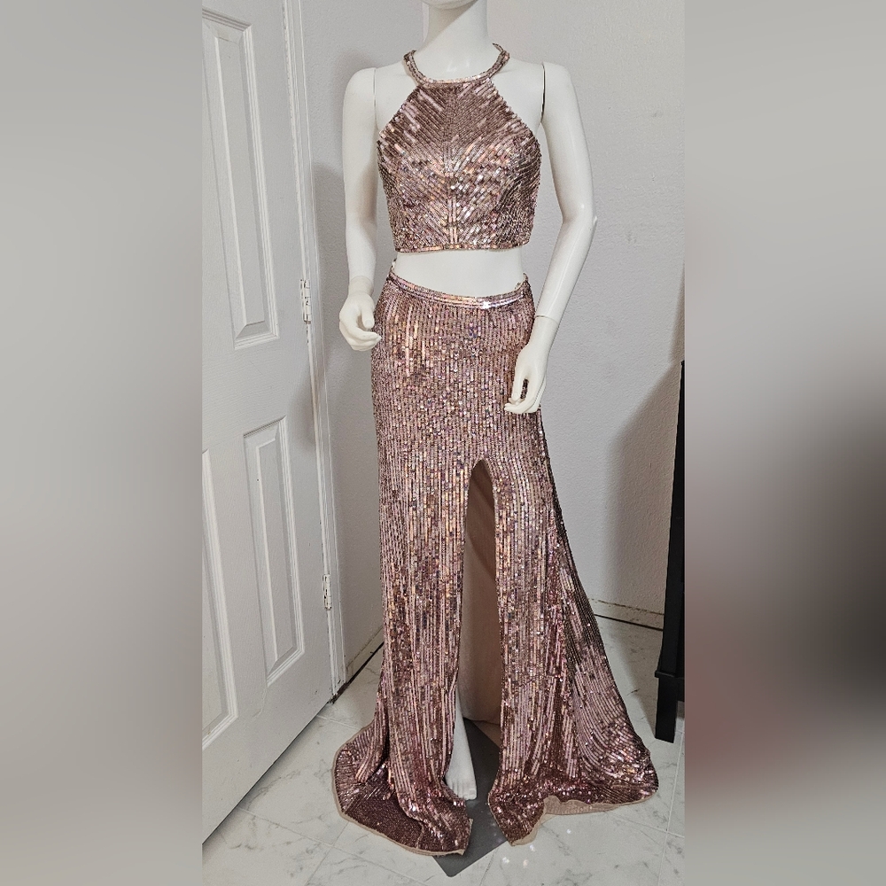 Sherri Hill in Rose Gold Size 2 2-piece dress slit front
